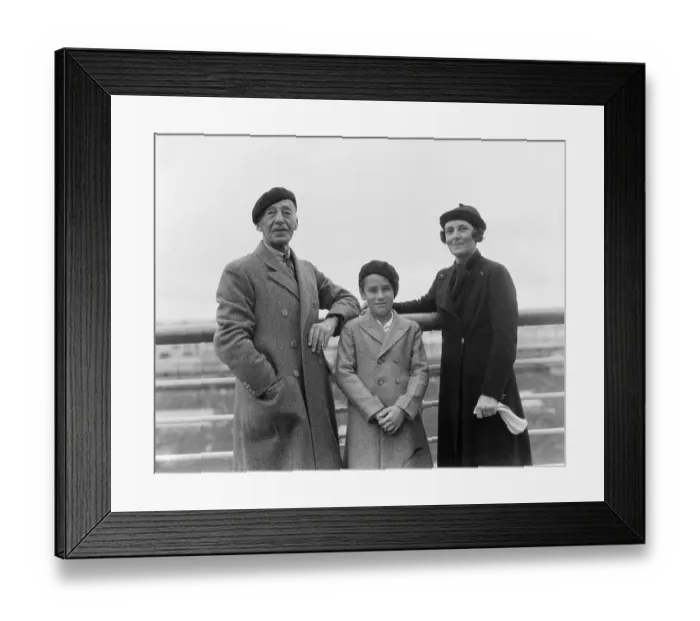 Framed Print : Sydney Lawford with Wife and Son Framed Print : Sydney Lawford with Wife and Son