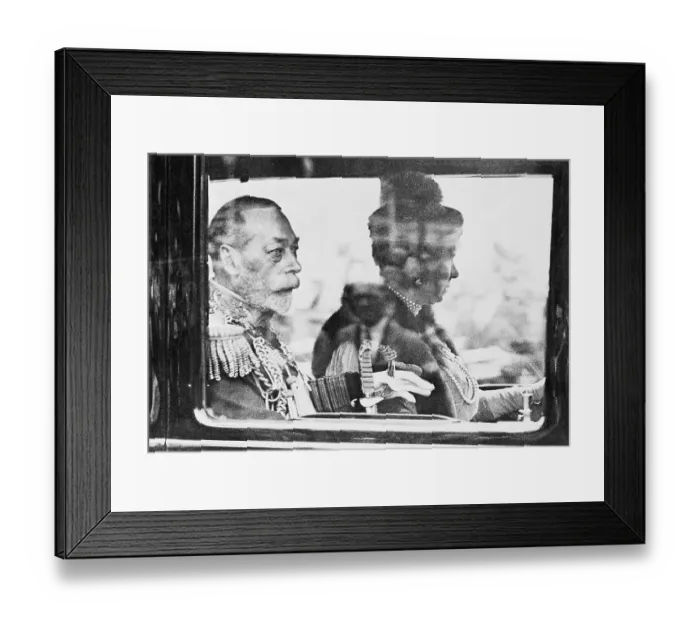 Framed Print : Queen Mary and King George V in Carriage Framed Print : Queen Mary and King George V in Carriage