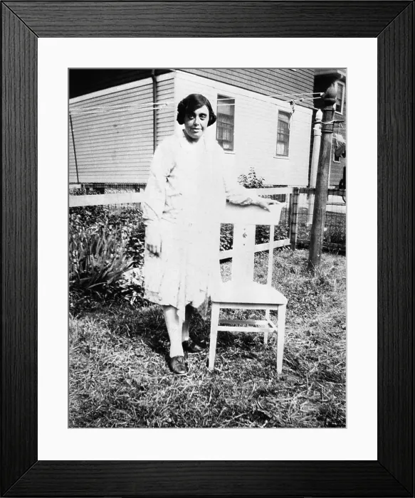 Framed Print : Question Man in Death of Five in His Family Framed Print : Question Man in Death of Five in His Family