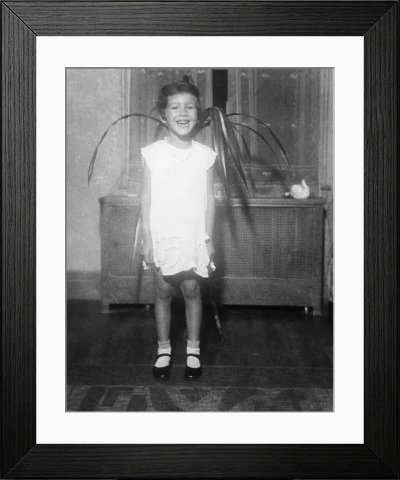 Framed Print : Question Man in Death of Five in His Family Framed Print : Question Man in Death of Five in His Family