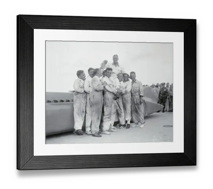 Framed Print : Mechanics Holding up Sir Malcolm Campbell Framed Print : Mechanics Holding up Sir Malcolm Campbell