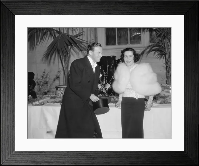 Framed Print : George Burns and Gracie Allen at Academy Awards Framed Print : George Burns and Gracie Allen at Academy Awards