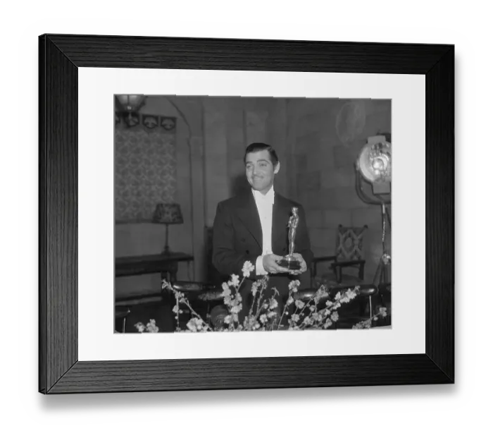 Framed Print : Portrait of Clark Gable Holding His Oscar Framed Print : Portrait of Clark Gable Holding His Oscar