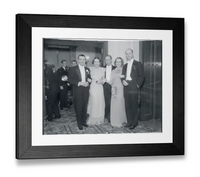 Framed Print : Richard Barthelmess and Donald Ogden Stewart with Wives Framed Print : Richard Barthelmess and Donald Ogden Stewart with Wives