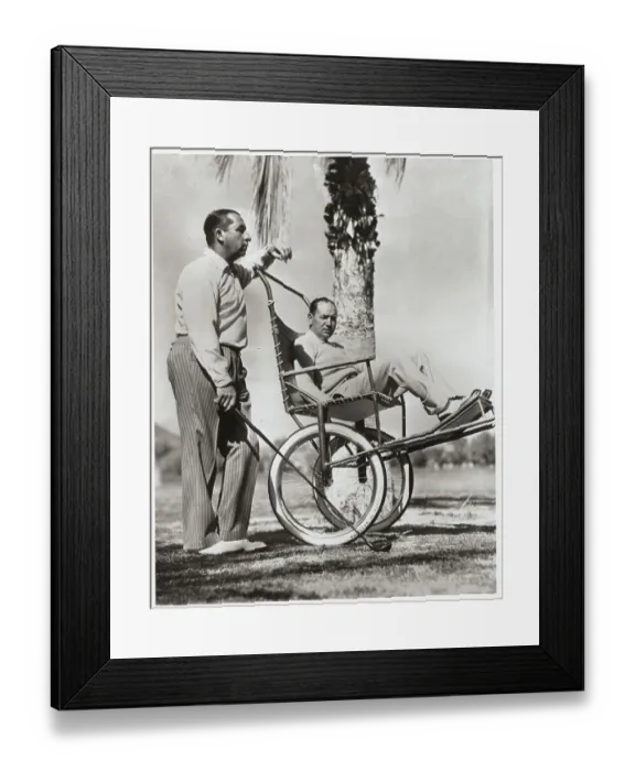Framed Print : Golfers Pausing on the Green Framed Print : Golfers Pausing on the Green