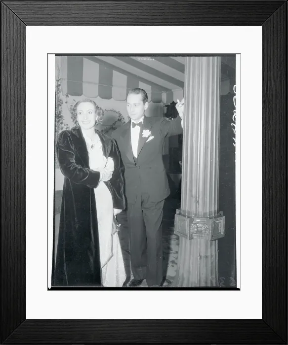 Framed Print : Portrait of Joan Crawford and Franchot Tone Framed Print : Portrait of Joan Crawford and Franchot Tone