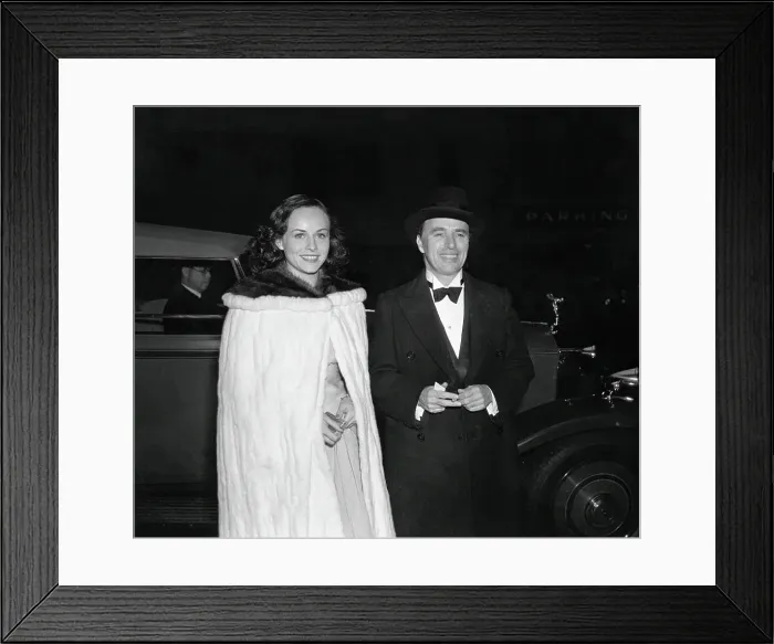 Framed Print : Charlie Chapline Walking With Paulette Goddard Framed Print : Charlie Chapline Walking With Paulette Goddard