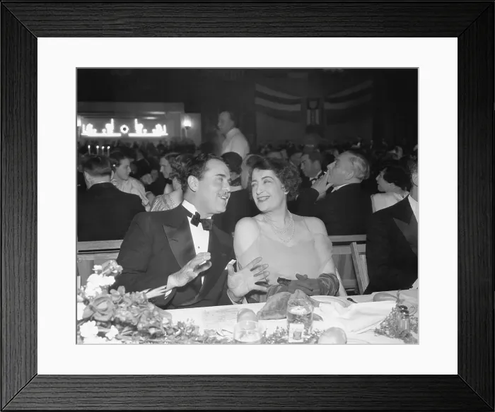 Framed Print : Leo Carrillo Conversing With Constance Collier Framed Print : Leo Carrillo Conversing With Constance Collier