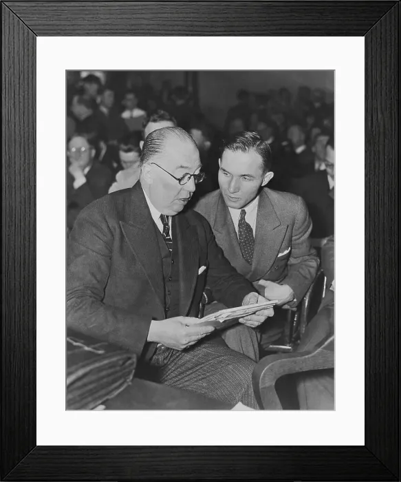 Framed Print : Lindbergh Kidnapping Suspect with Attorney