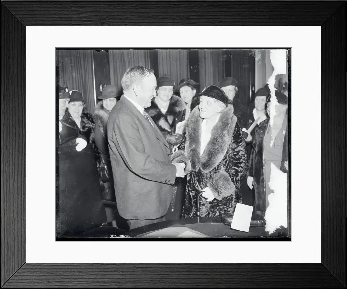 Framed Print : Joseph Robinson Shaking Hands With Carrie Catt Framed Print : Joseph Robinson Shaking Hands With Carrie Catt