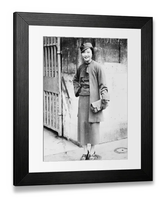 Framed Print : Portrait of Anna May Wong Framed Print : Portrait of Anna May Wong