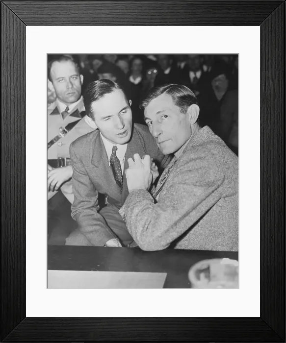 Framed Print : Lindbergh Kidnapping Suspect and Lawyer During Trial Framed Print : Lindbergh Kidnapping Suspect and Lawyer During Trial
