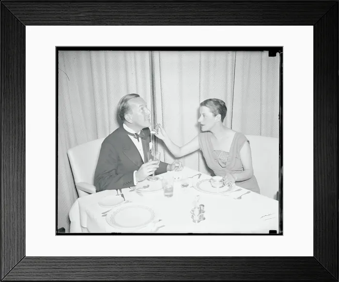 Framed Print : Beatrice Lillie Feeding a Sugar Cube to Noel Coward Framed Print : Beatrice Lillie Feeding a Sugar Cube to Noel Coward