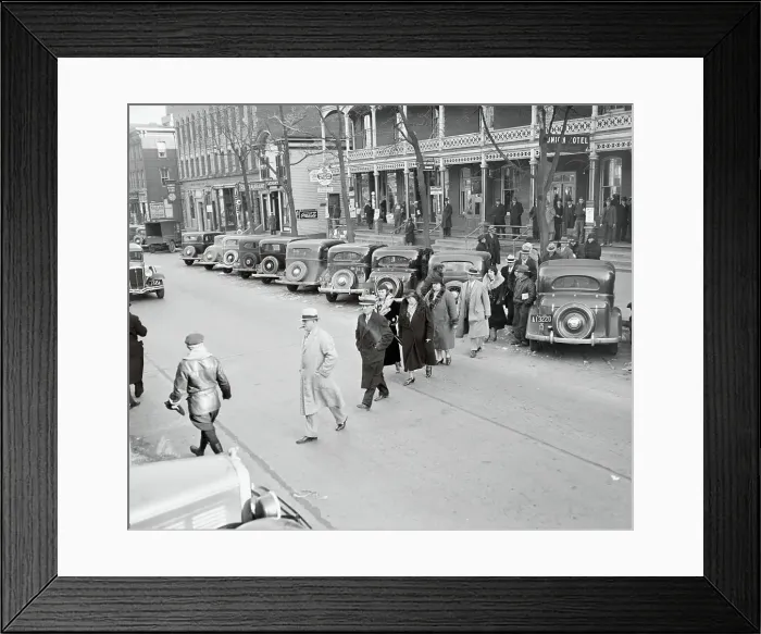 Framed Print : Bruno R. Hauptmann Jurors Leaving for Courthouse Framed Print : Bruno R. Hauptmann Jurors Leaving for Courthouse