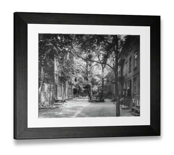 Framed Print : Milligan Place & Patchin Place Garden Framed Print : Milligan Place & Patchin Place Garden