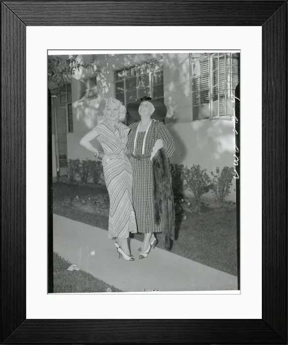 Framed Print : Jean Harlow Posing with Her Mother Framed Print : Jean Harlow Posing with Her Mother
