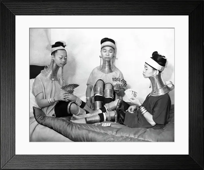 Framed Print : Burmese Women Wearing Neck Rings Framed Print : Burmese Women Wearing Neck Rings