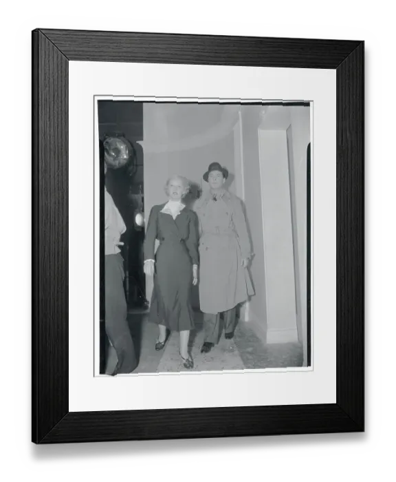 Framed Print : Bette Davis and George Brent Framed Print : Bette Davis and George Brent
