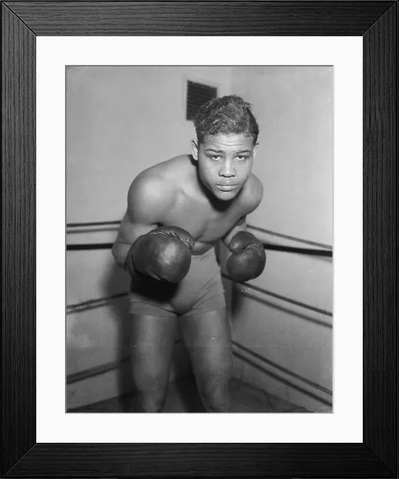 Framed Print : Joe Louis in Fighting Pose