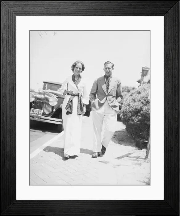 Framed Print : Society Couple in Southampton Framed Print : Society Couple in Southampton