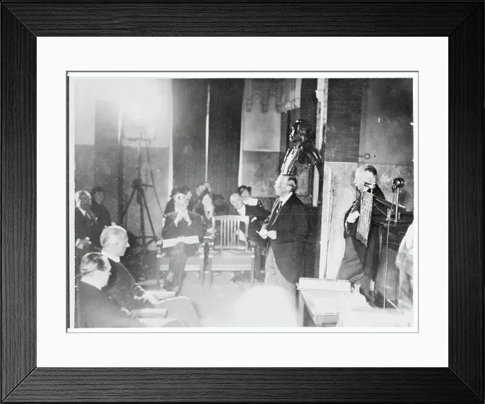 Framed Print : Arthur Henderson Accepting Nobel Prize Framed Print : Arthur Henderson Accepting Nobel Prize
