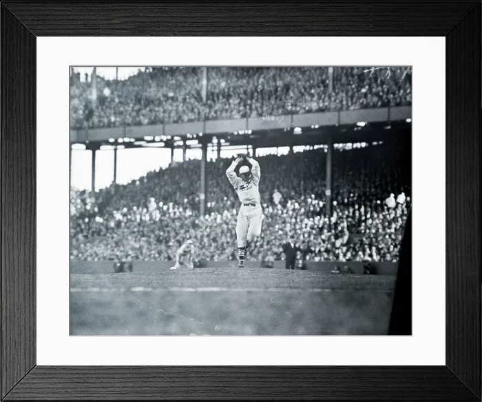 Framed Print : Portrait of Dizzy Dean Pitching Framed Print : Portrait of Dizzy Dean Pitching