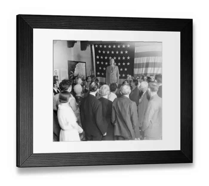 Framed Print : Upton Sinclair Speaking in Los Angeles Framed Print : Upton Sinclair Speaking in Los Angeles