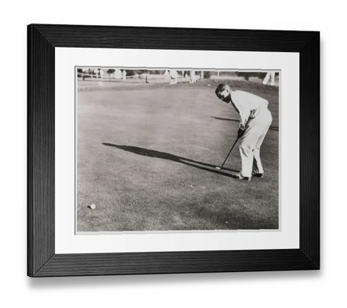 Framed Print : Paul Runyan in Golfing Stance for a Swing Framed Print : Paul Runyan in Golfing Stance for a Swing