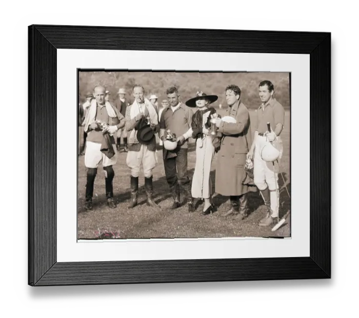 Framed Print : Carole Lombard Gives Trophy to Actors Framed Print : Carole Lombard Gives Trophy to Actors