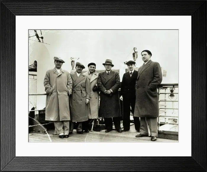 Framed Print : Portrait of European Comedian Harmonist Framed Print : Portrait of European Comedian Harmonist