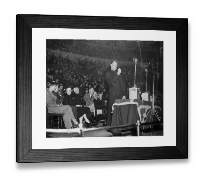 Framed Print : Oswald Mosley Speaking At Royal Albert H Framed Print : Oswald Mosley Speaking At Royal Albert H