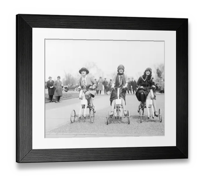 Framed Print : USA, New York City, Manhattan, 5th Avenue, Young women presenting bangtail Dandy Dobbins Framed Print : USA, New York City, Manhattan, 5th Avenue, Young women presenting bangtail Dandy Dobbins