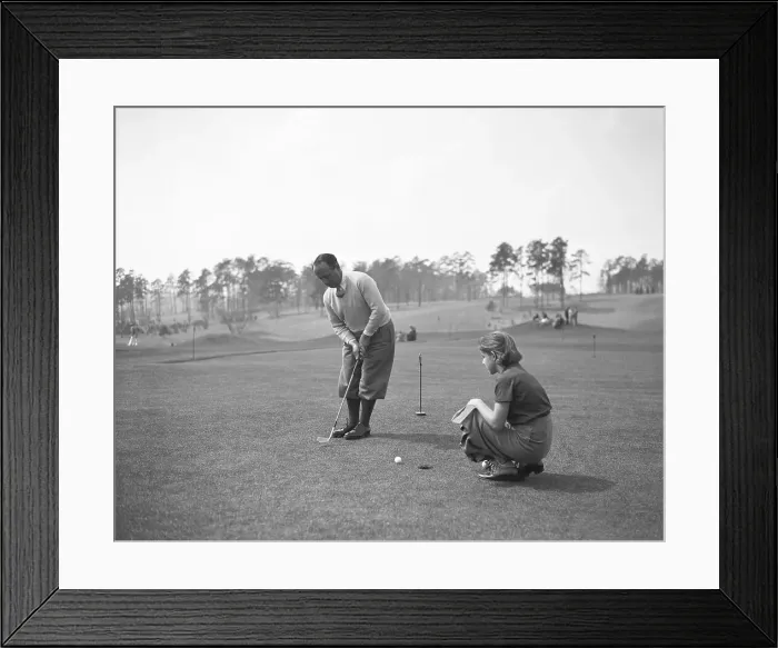 Framed Print : Bobby Cruickshank Putting Framed Print : Bobby Cruickshank Putting