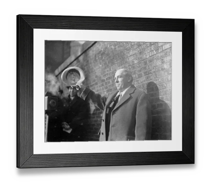 Framed Print : Charles Ponzi Leaving A Charleston Prison Framed Print : Charles Ponzi Leaving A Charleston Prison