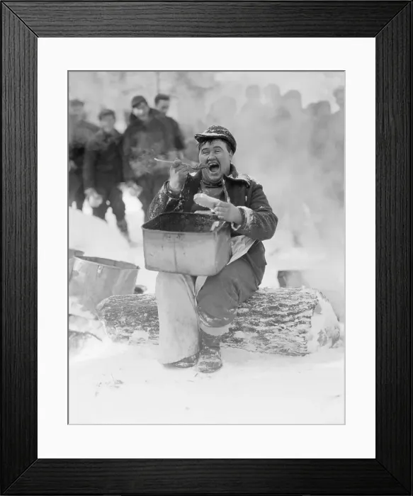 Framed Print : Soldier of the 117th Company CCC at meal time