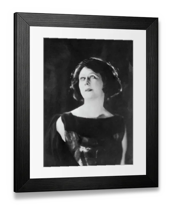 Framed Print : Isadora Duncan Posing Framed Print : Isadora Duncan Posing