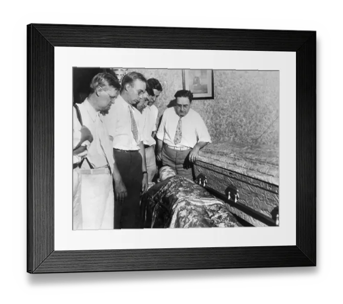 Framed Print : John Dillinger Lying In Coffin Framed Print : John Dillinger Lying In Coffin
