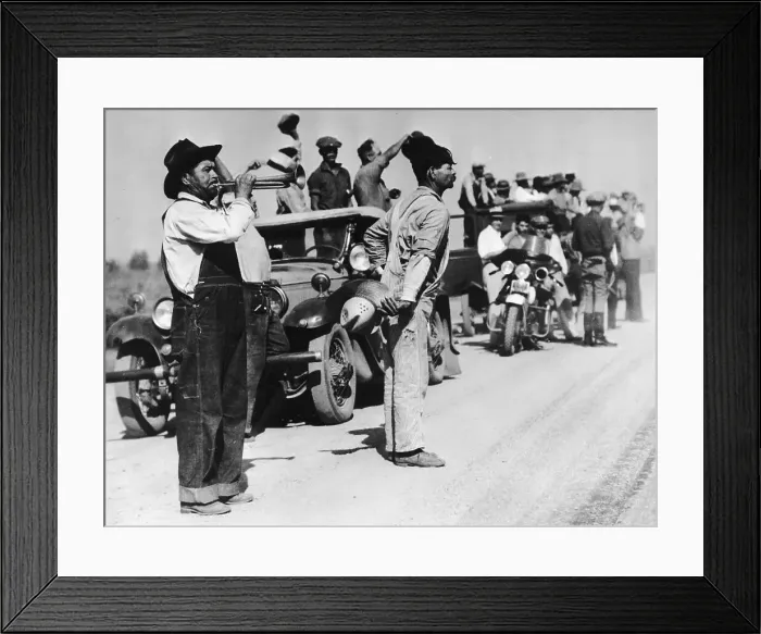 Framed Print : Cotton Pickers on Strike Framed Print : Cotton Pickers on Strike