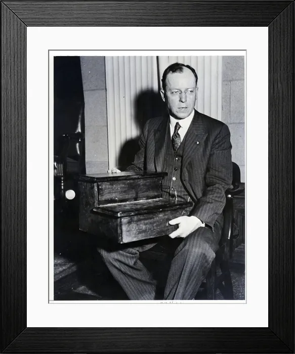 Framed Print : Criminologist Testifying in Murder Case Framed Print : Criminologist Testifying in Murder Case