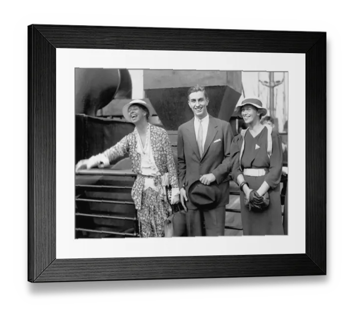 Framed Print : Eleanor Roosevelt and Children Framed Print : Eleanor Roosevelt and Children
