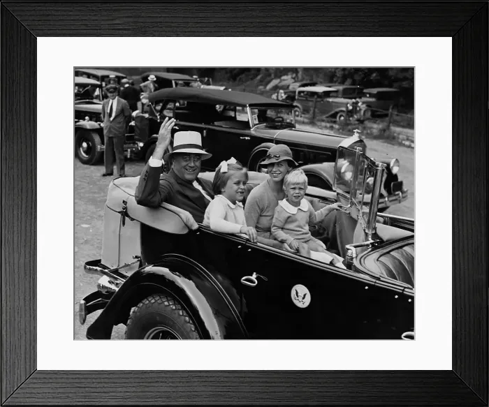 Framed Print : US President Franklin D. Roosevelt with Daughter and Grandchildren Framed Print : US President Franklin D. Roosevelt with Daughter and Grandchildren