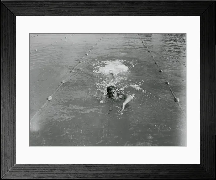 Framed Print : Swimmer in Pool Framed Print : Swimmer in Pool