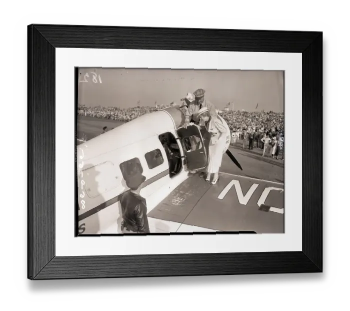 Framed Print : Fred Hammer Shows Mary Pickford a Plane Framed Print : Fred Hammer Shows Mary Pickford a Plane
