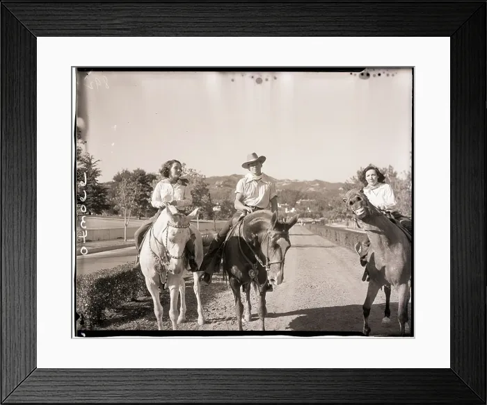 Framed Print : Lupe Velez with Sister and Johnny Weismuller Framed Print : Lupe Velez with Sister and Johnny Weismuller