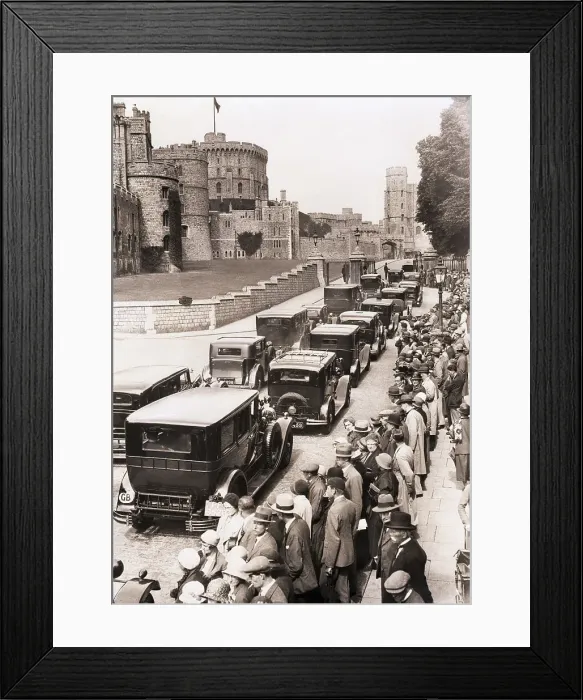 Framed Print : Guests Arriving for Party at Windsor Framed Print : Guests Arriving for Party at Windsor