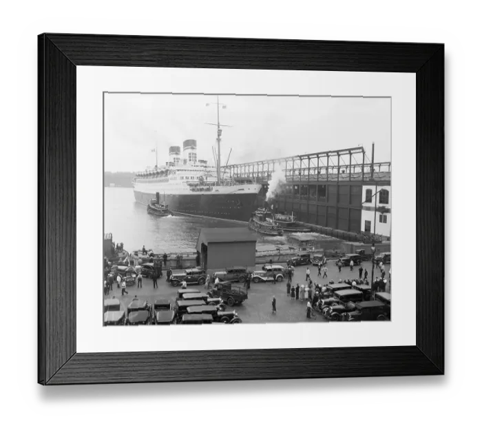 Framed Print : Cruise Ship Leaving for Italy Framed Print : Cruise Ship Leaving for Italy