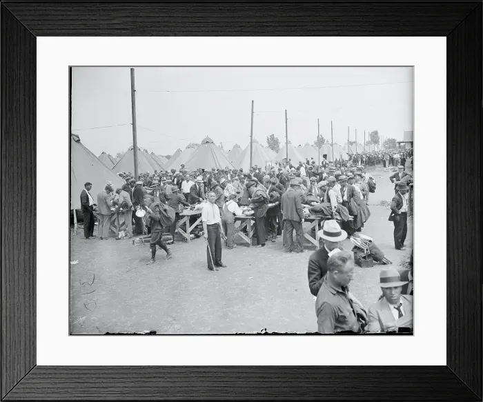 Framed Print : Veterans Signing up for Army Framed Print : Veterans Signing up for Army