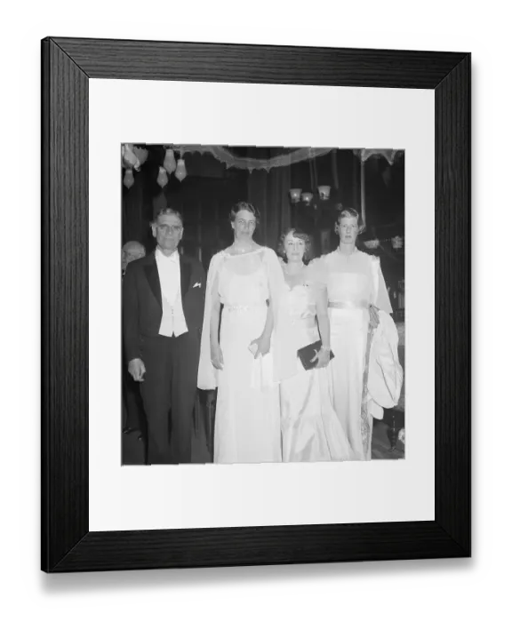 Framed Print : Secretary of War Dern, Eleanor Roosevelt, Millicent Hearst and Helen Huntington Astor Framed Print : Secretary of War Dern, Eleanor Roosevelt, Millicent Hearst and Helen Huntington Astor