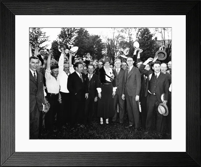 Framed Print : Eleanor Roosevelt Visiting Bonus Army Camp Framed Print : Eleanor Roosevelt Visiting Bonus Army Camp