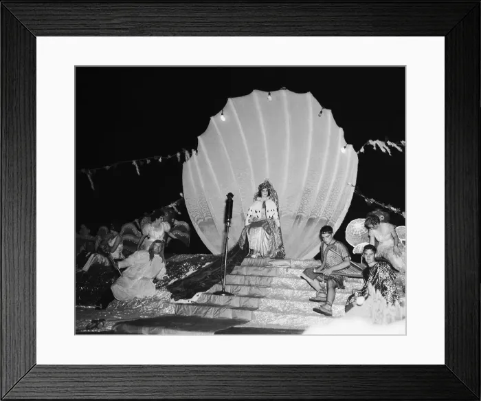 Framed Print : Mermaid Queen Sitting on Throne Framed Print : Mermaid Queen Sitting on Throne